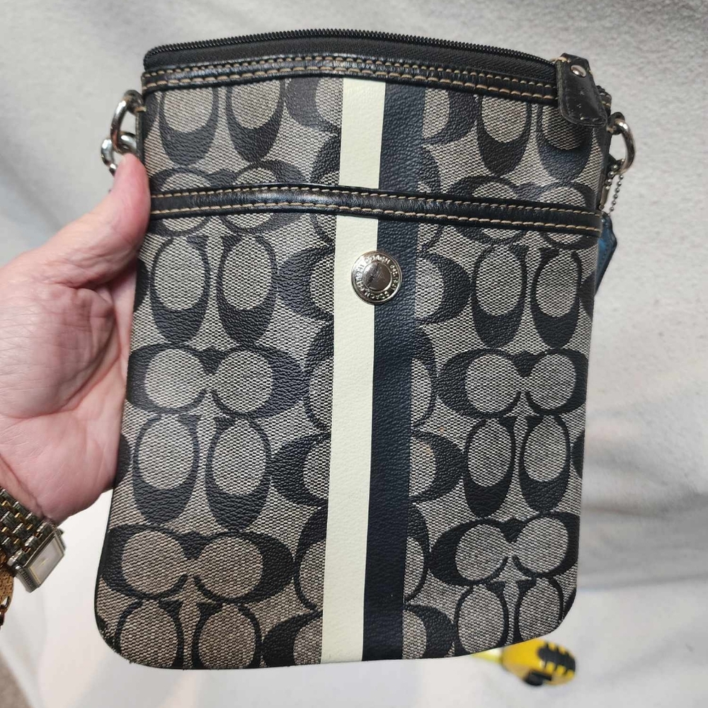 Coach Heritage Black Signature Stripe Chelsea Cloth Leather Crossbody Bag / Purs